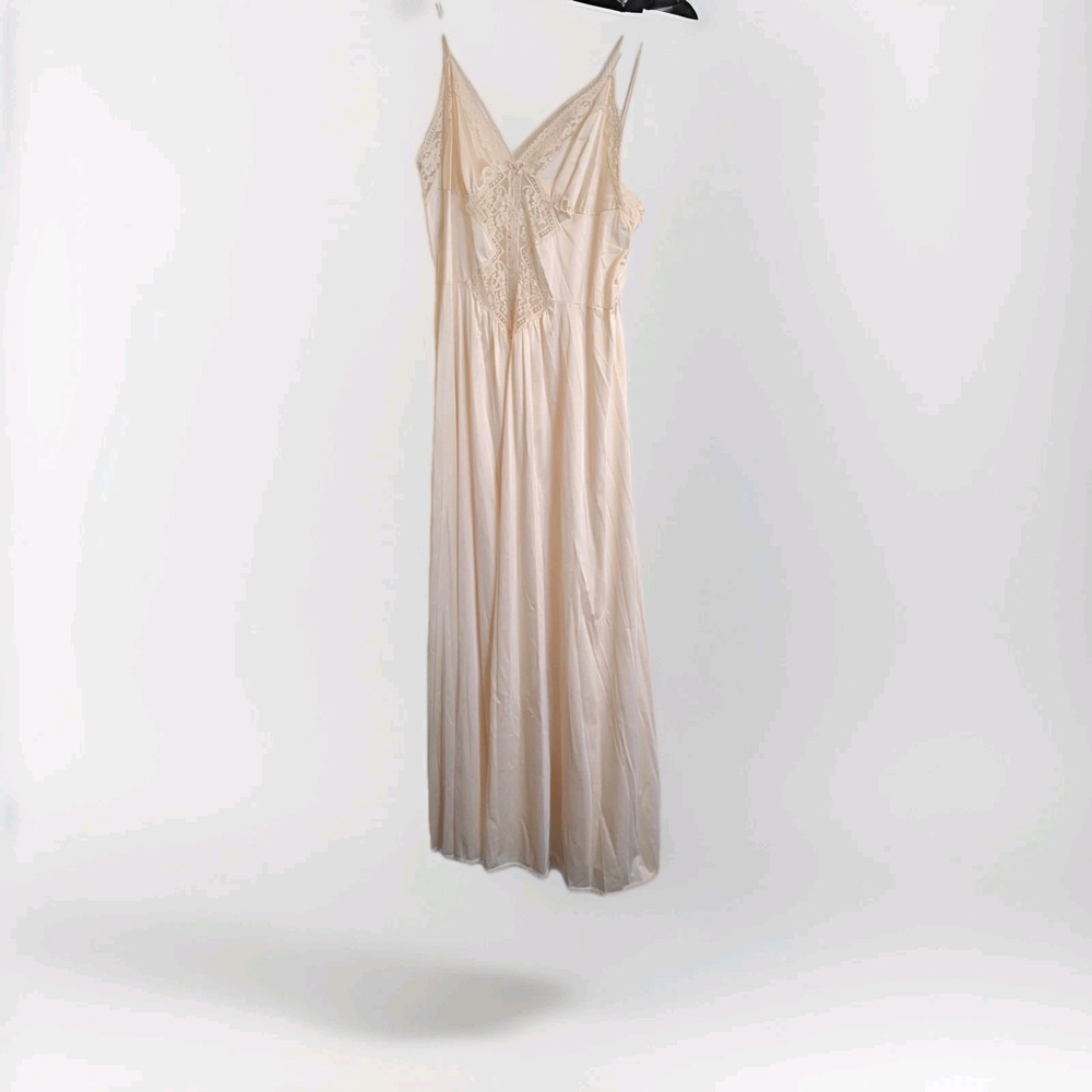 VTG Vassarette Peignoir Set Negligee Beige Cream Lace Gown &‎ Robe